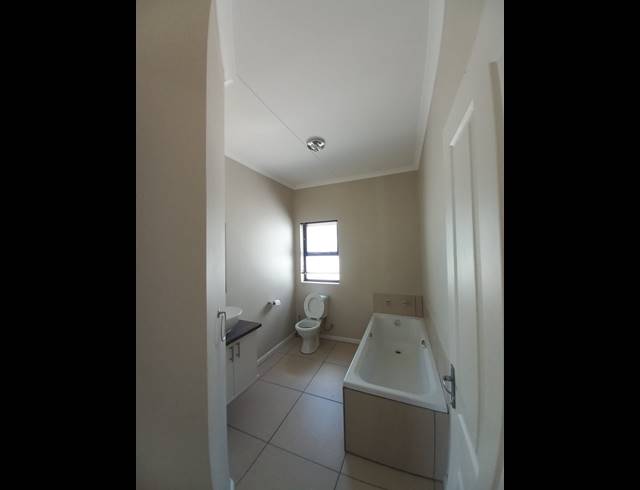 2 bed property to rent in REUNION PARK